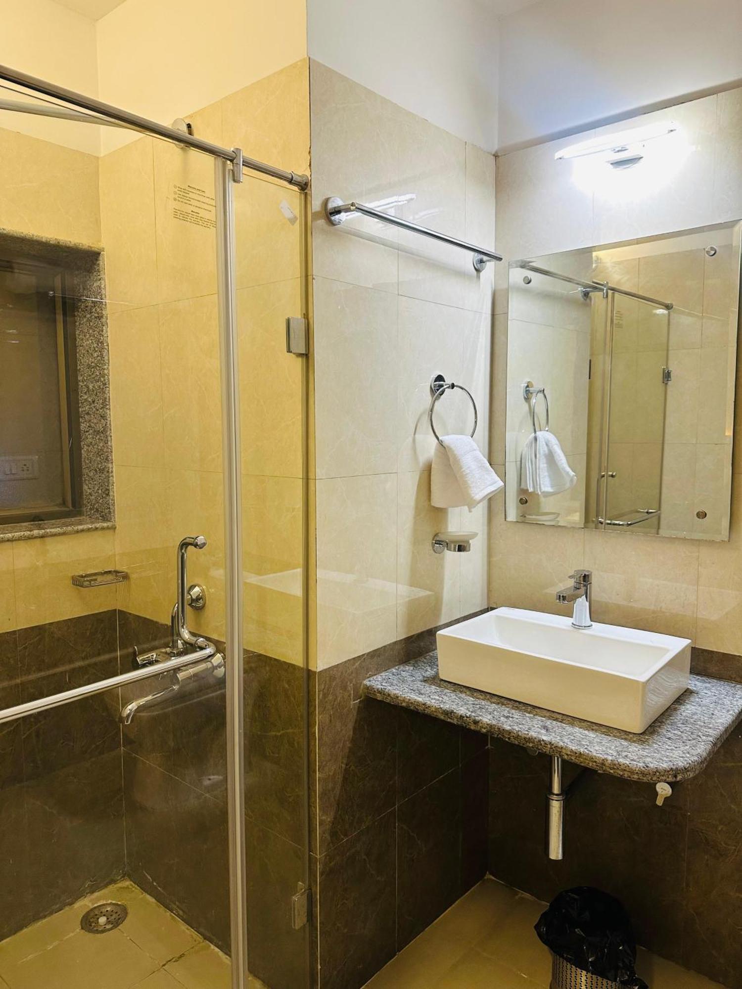 Hotel The Grand Agastya Kaohni Bagian luar foto