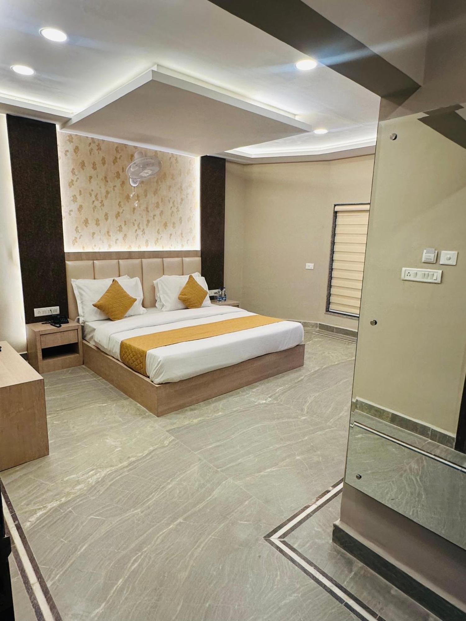 Hotel The Grand Agastya Kaohni Bagian luar foto
